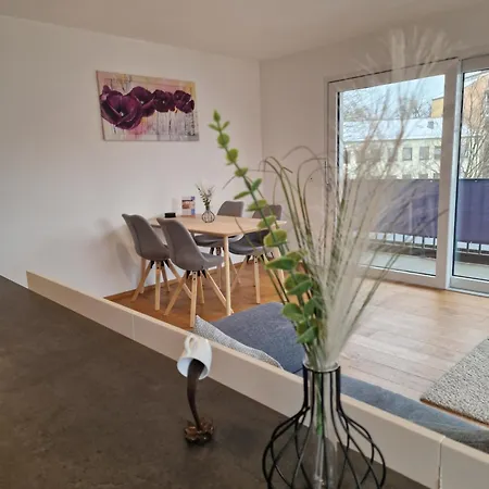Stadt & - Neuwertige Apartamento