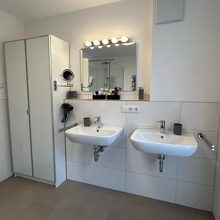 Stadt & - Neuwertige Apartamento